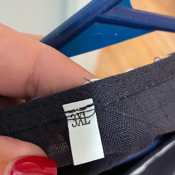 Boutique Blouse with detail - Picture 5 of 7